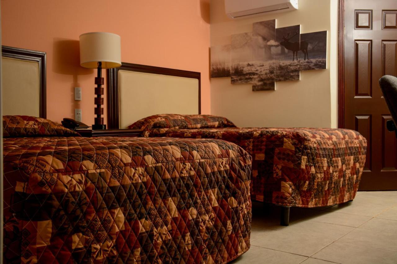 Durazno Inn Nuevo Casas Grandes Bagian luar foto